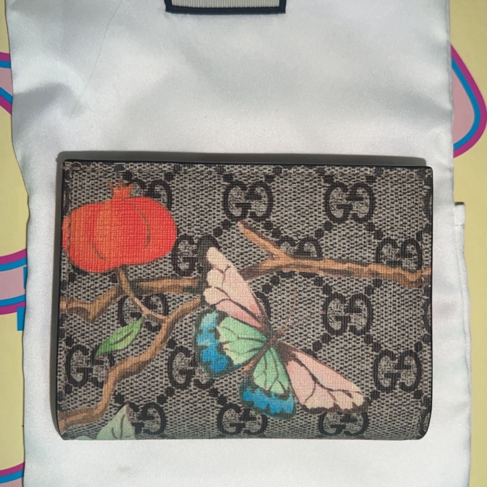 Gucci Monogram GG Supreme Tian Print Card Case With Dust Bag
